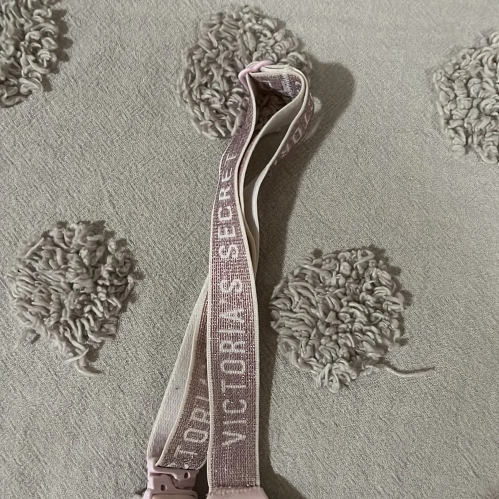 Victoria’s Secret Wireless Bling Strap Bra - Picture 2 of 4